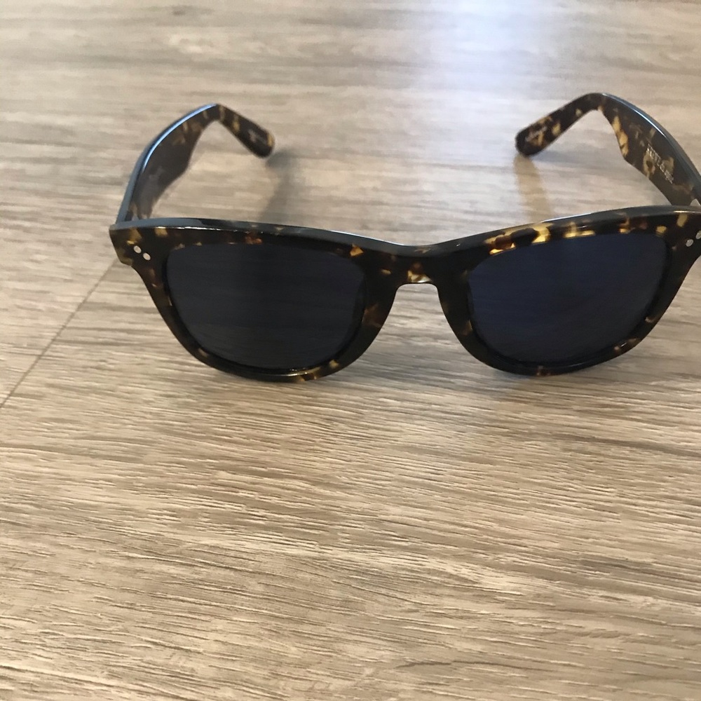 Polarized sunglasses